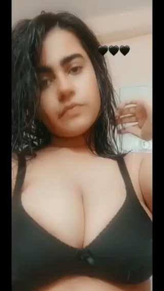 Videos Compilation Of Girlfriend Showing Huge Boobs » Fsivideo